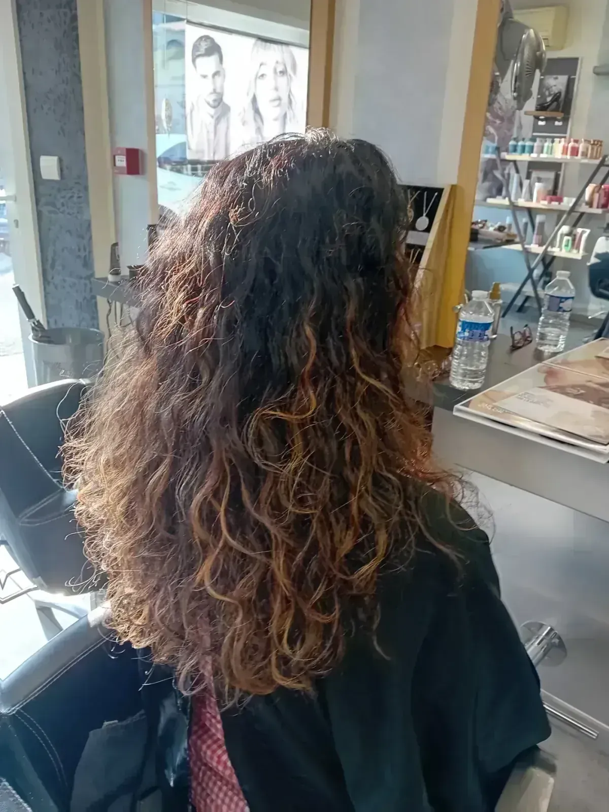 Chevelure soyeuse, brillante et disciplinée sans frisottis après le soin SmoothFiller Wella